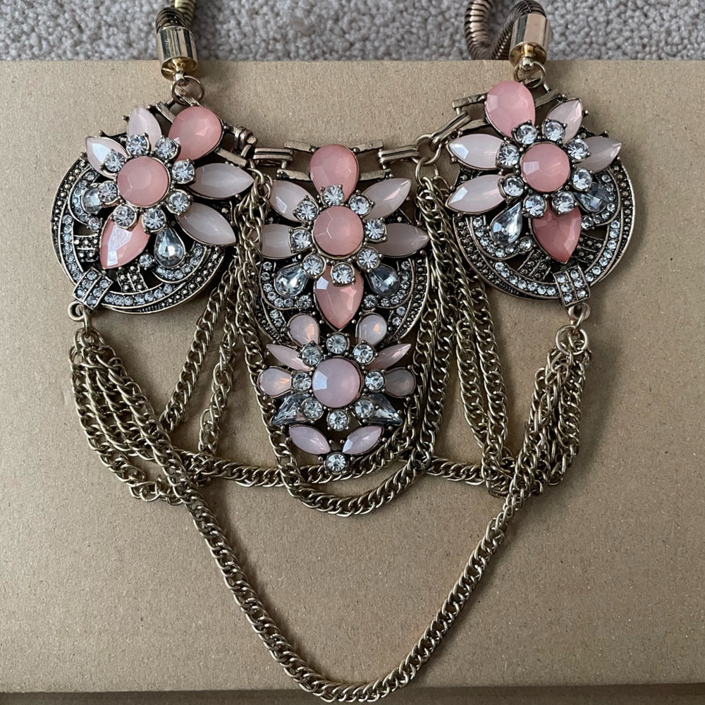 New York and Company Statement Necklace